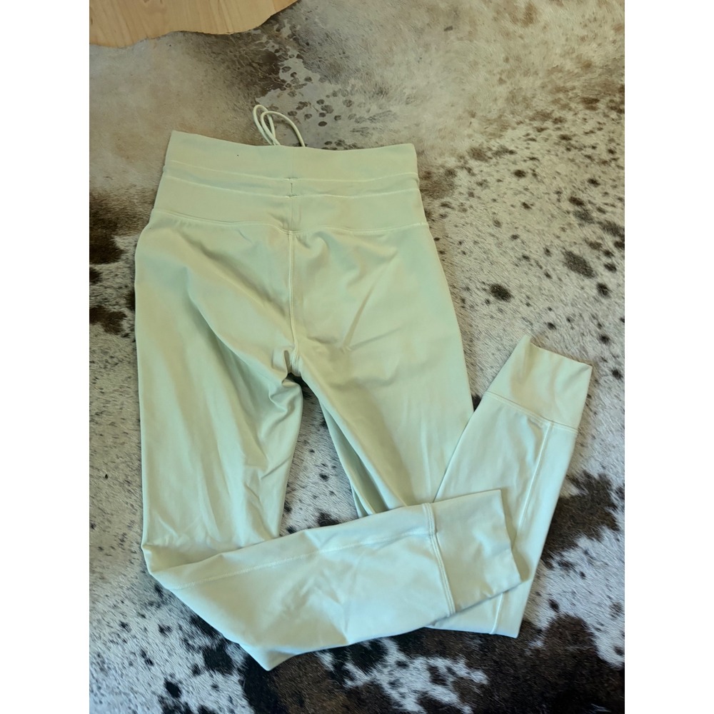 VUORI Daily Form Leggings In Lemongrass Size Small - Picture 2 of 6